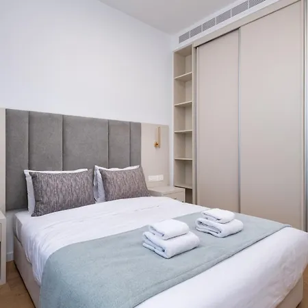 Hightre Building Iii Apartment *